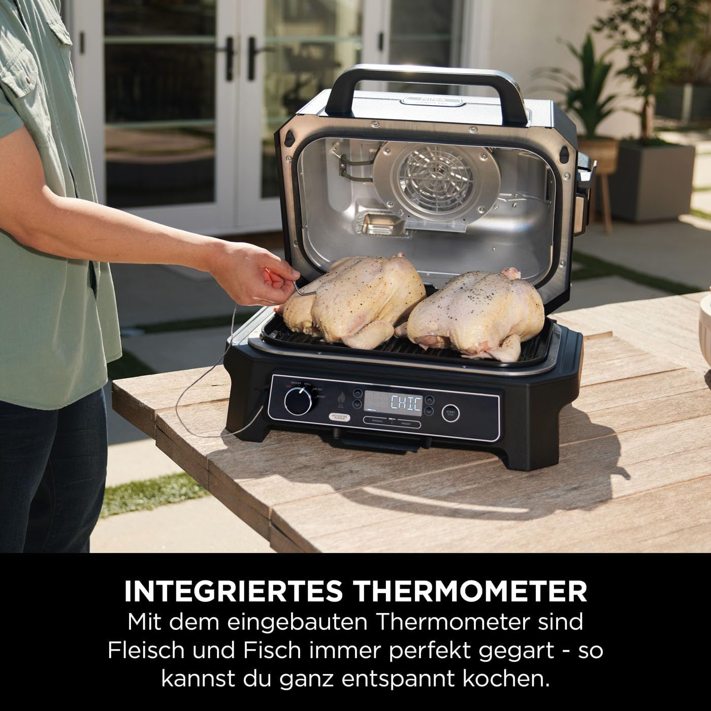 SharkNinja Woodfire Pro XL Outdoor Grill & Smoker Größer. Präziser. Mit den gleichen authentischen Holzfeuer-Aromen. Der Ninja Elektrischer & ist mehr als nur ein er bereitet noch deiner