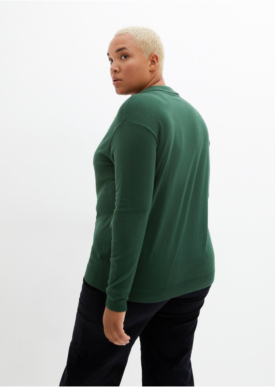 Pull en fine maille avec col et patte de boutonnage