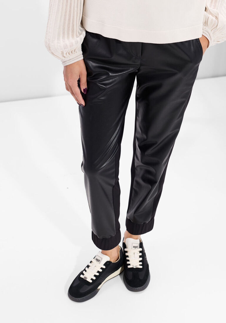 zwarte marc cain sports joggingbroek zs 81.34 j29 rhodos