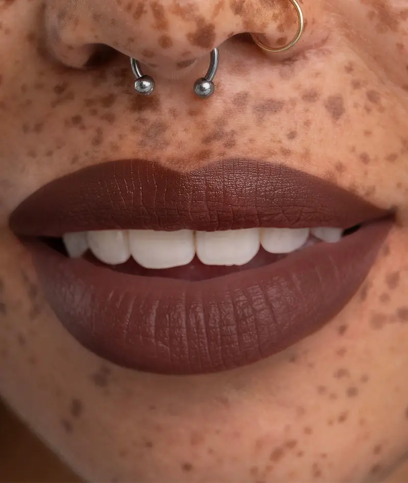 HR Hunny Matte Lipstick