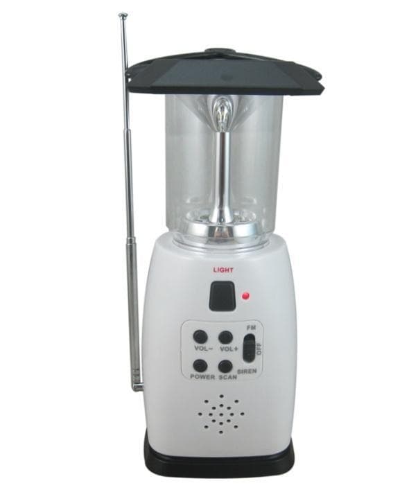 Crank radio og campinglampe i en