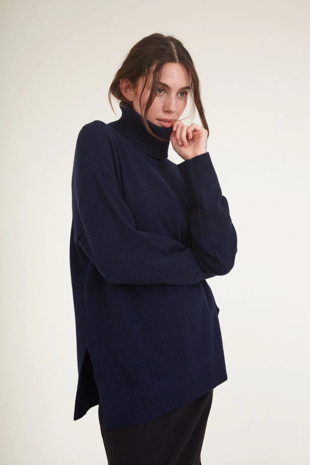 Basic Apparel Line T-neck 606 sky captain