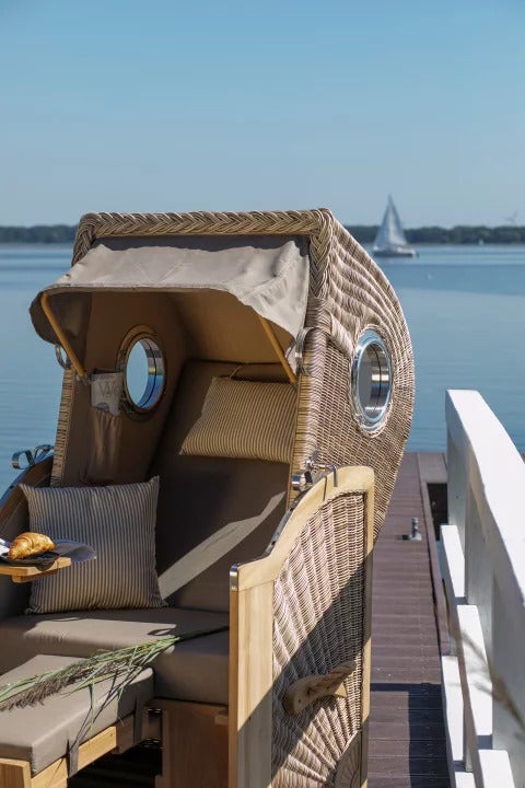 Strandstoel Rantum enkele patrijspoort teak PE schelp design 534