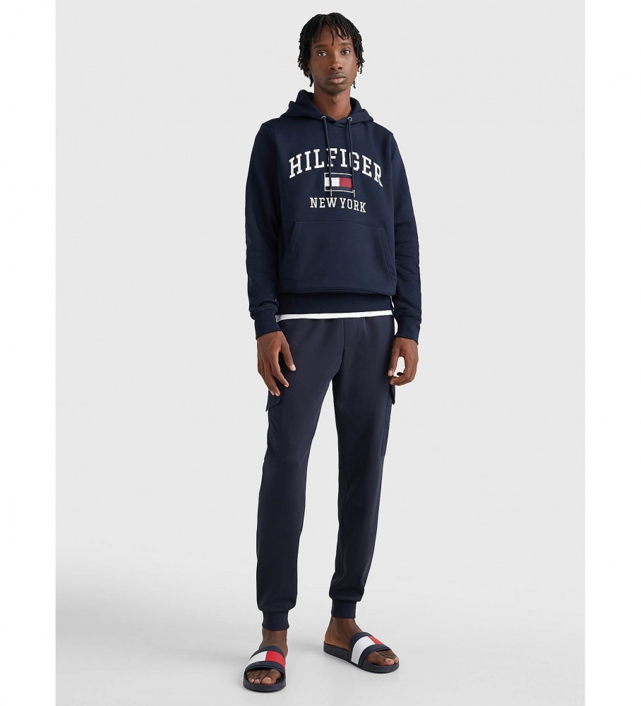 Chinelo Tommy Hilfiger de borracha com bandeira para piscina, estilo marinheiro.