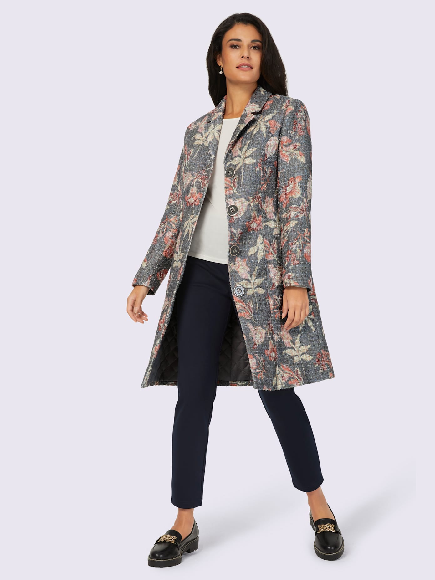 Manteau épaulettes et les coutures princesse pour une jolie silhouette