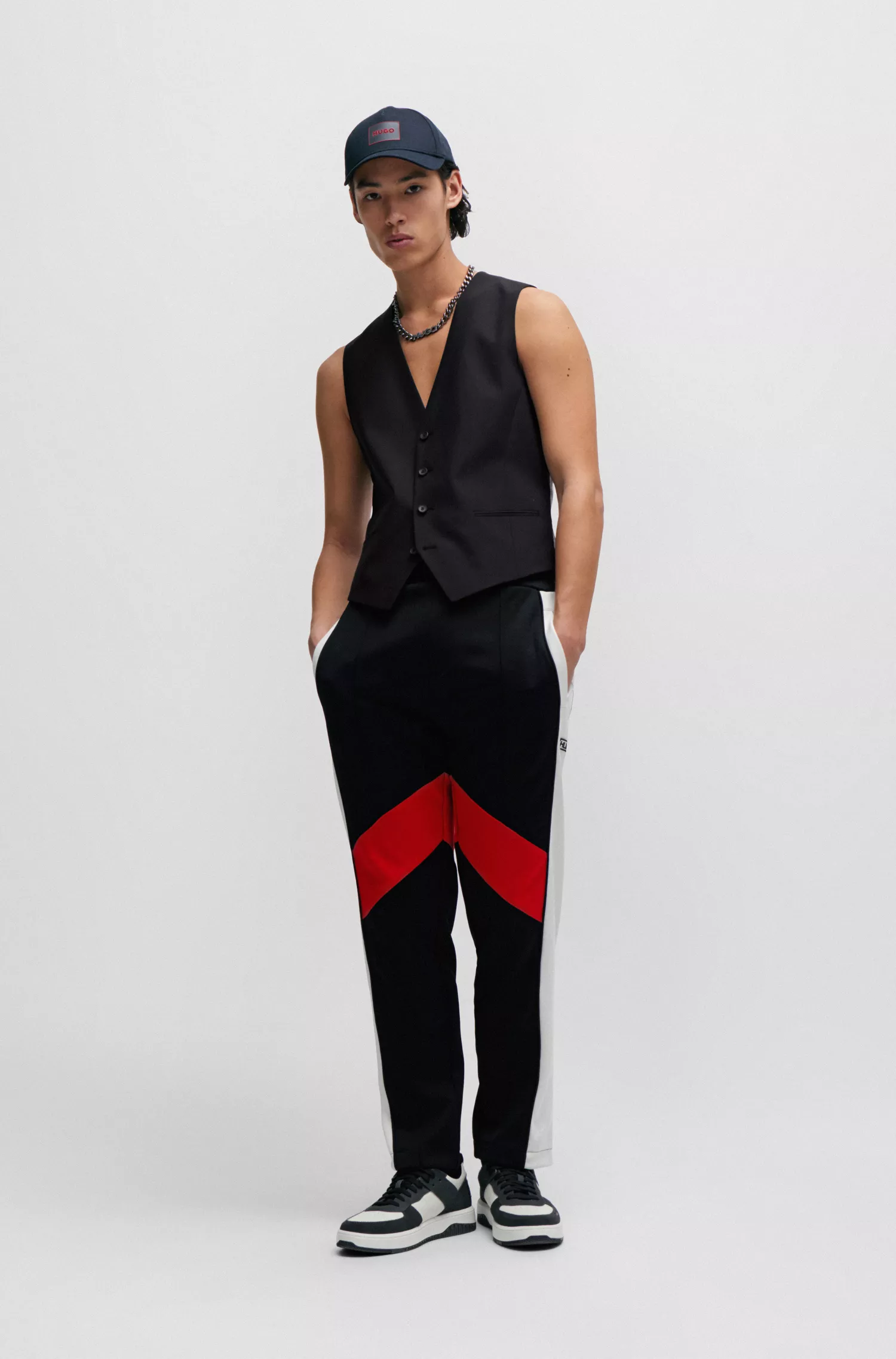 Colete HUGO vermelho, extra slim fit, com estampa de chamas.