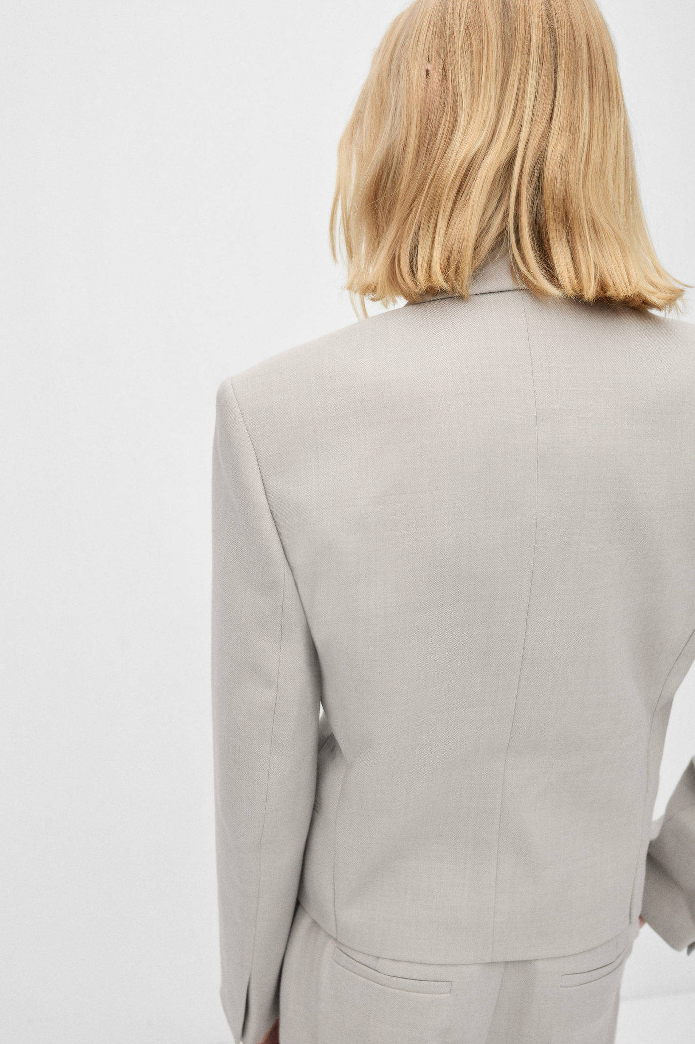 Mango cropped blazer lichtgrijs