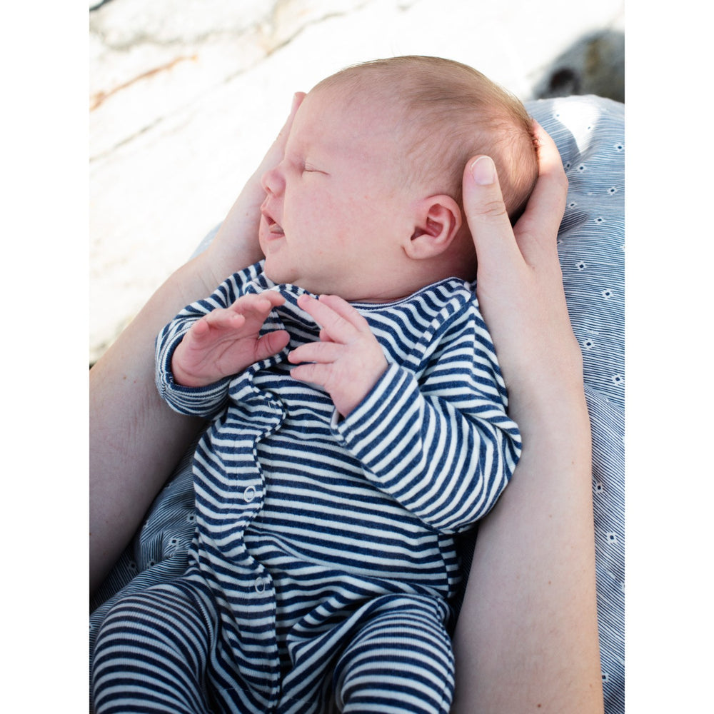 Køb Serendipity Navy/Offwhite Newborn Stripe Dragt