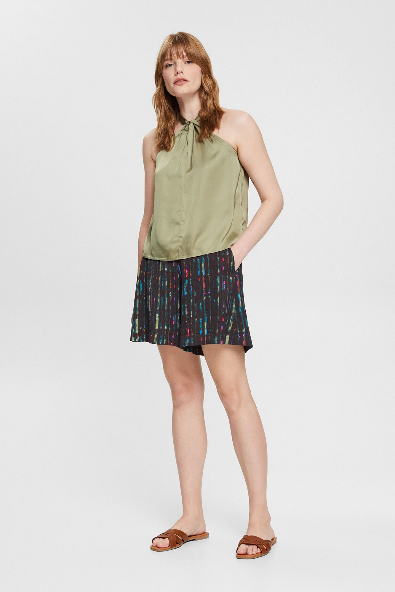 Blusa de cetim com decote halter - Cáqui