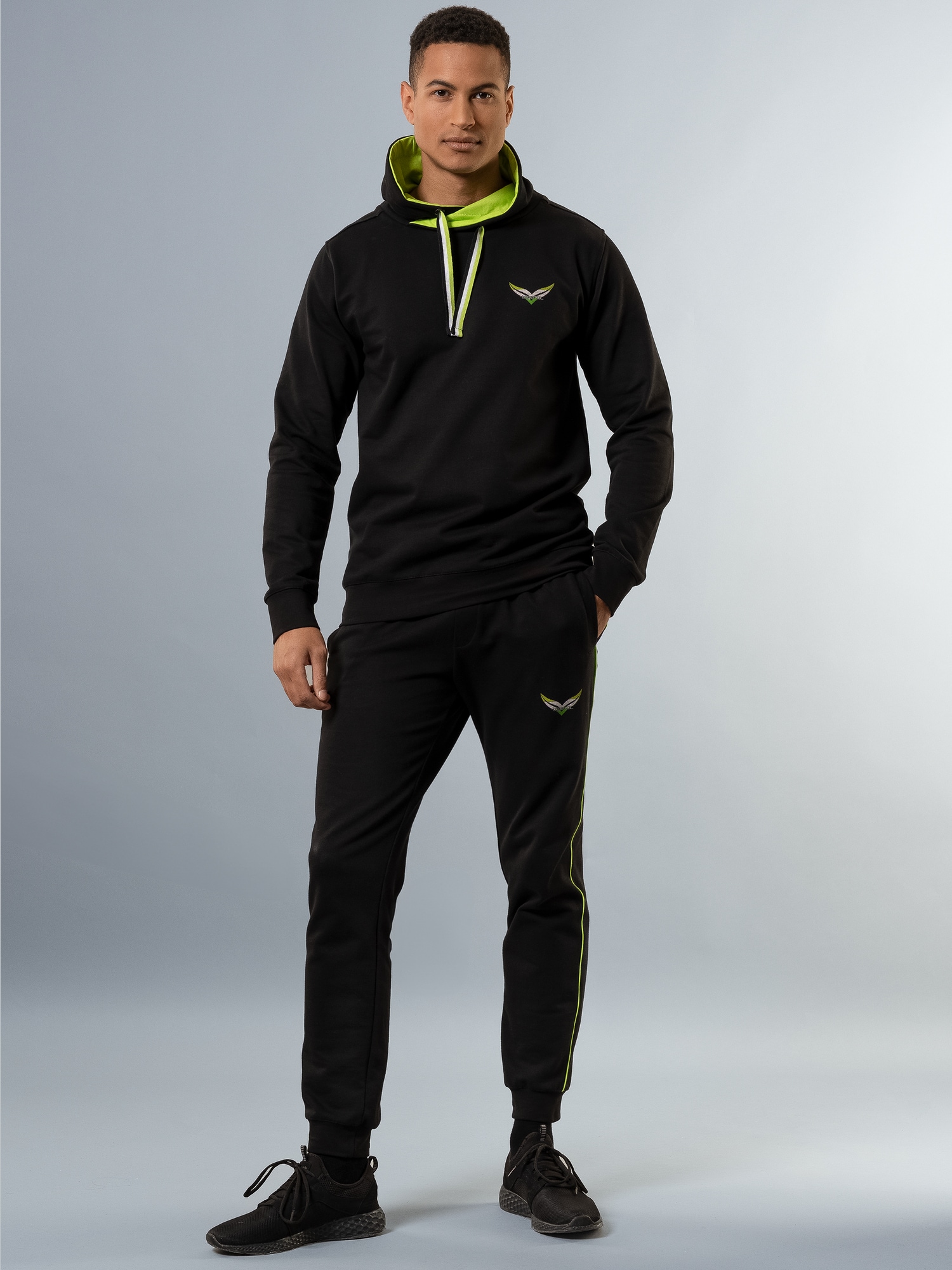Modischer Jogginganzug Schwarz