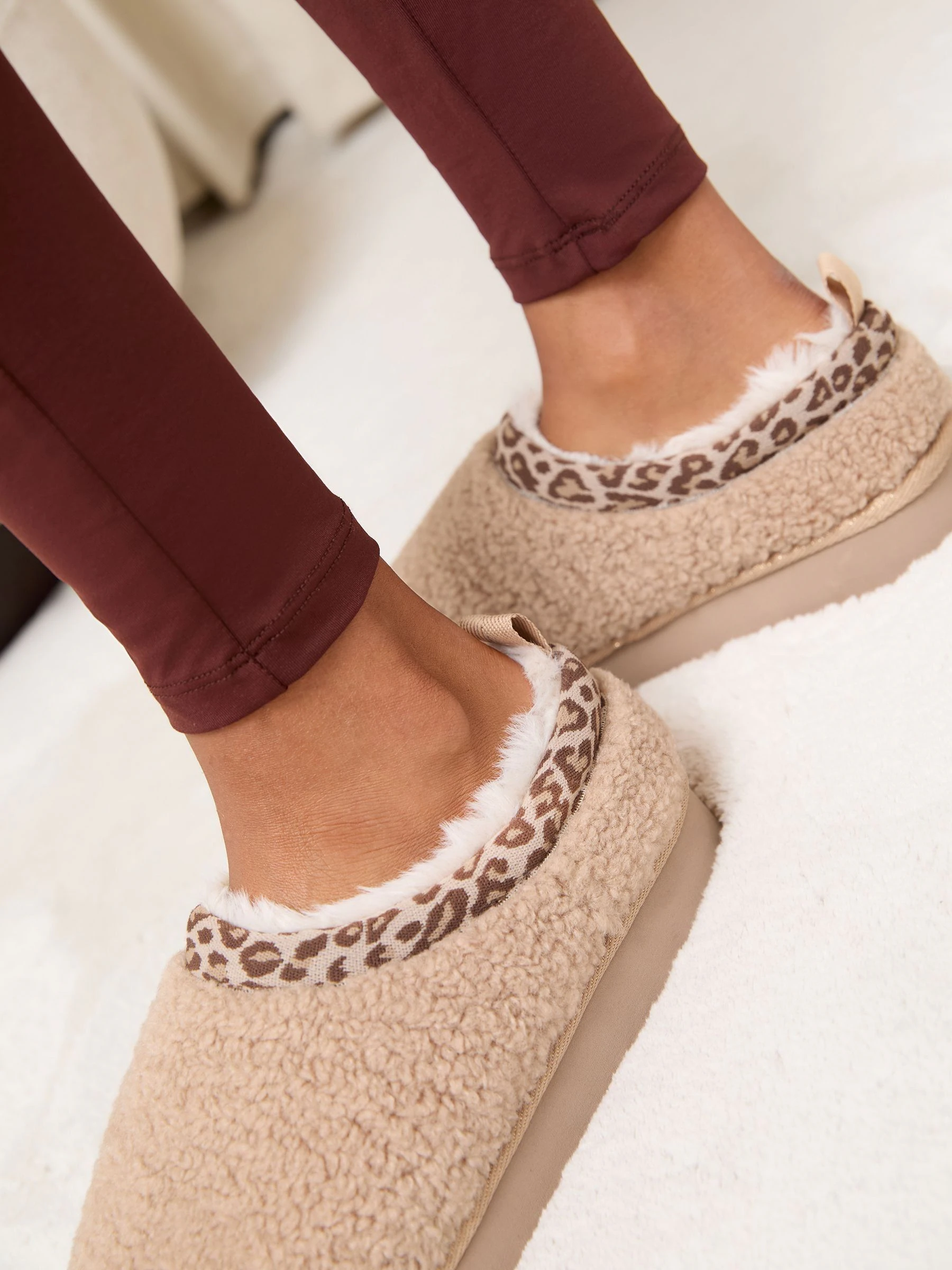 Natuurlijk - Lipsy Borg Leopard Print Trim Platform Slippers Boots