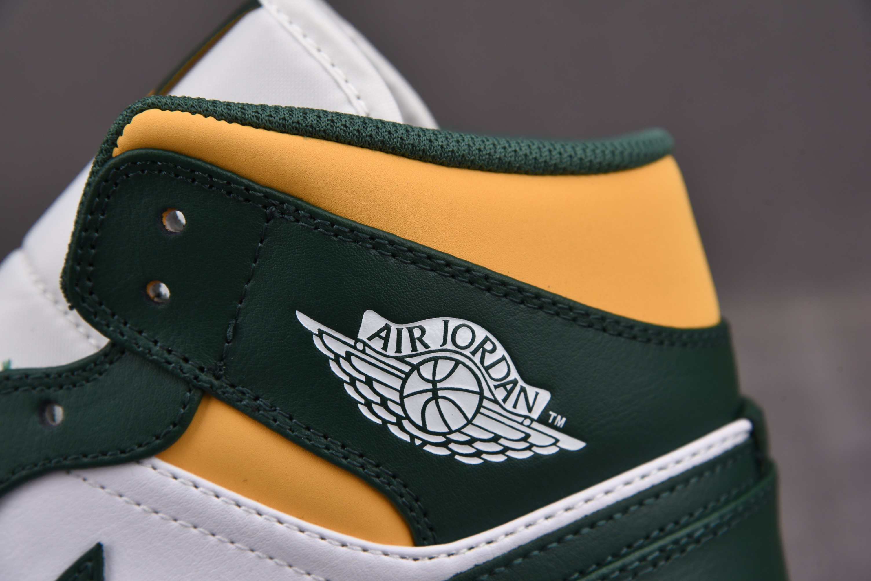 Jordan 1 Mid Sonics