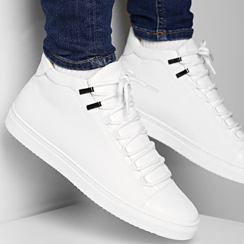 Baskets 222 White