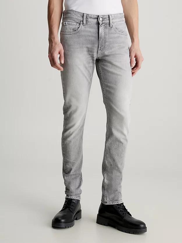 Calça jeans slim tapered