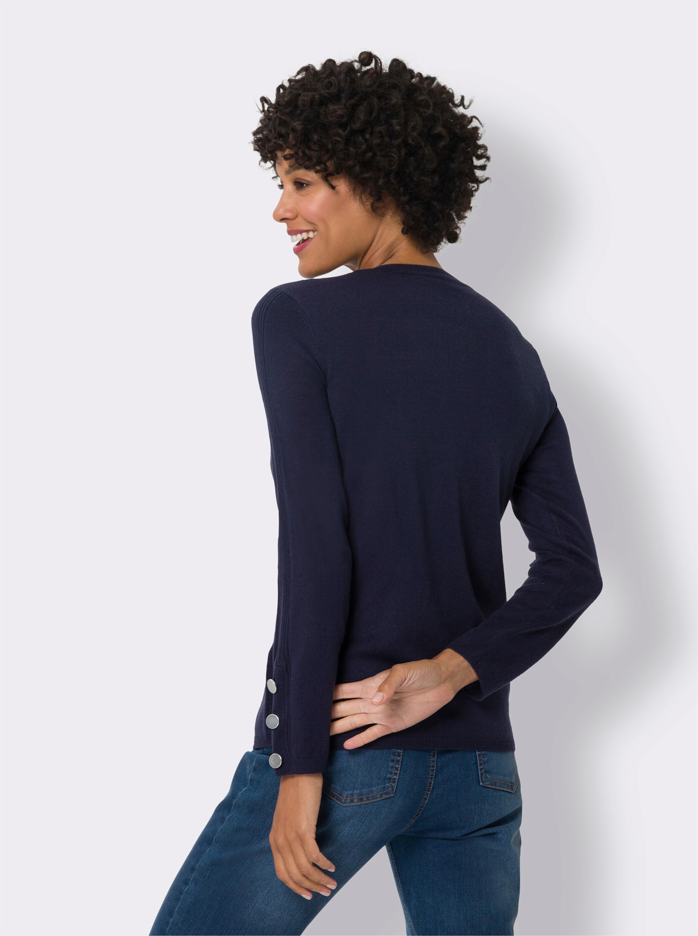 Langarm-Pullover mit Zierknöpfen