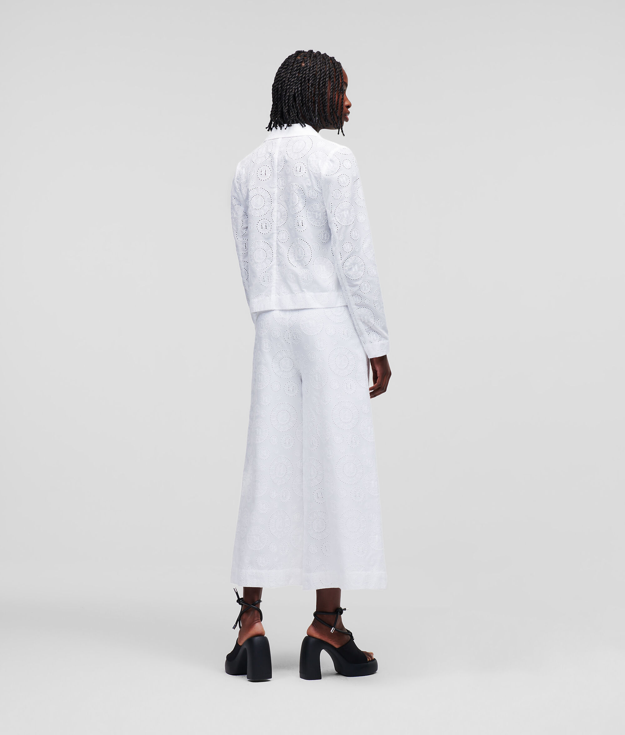 BLAZER CROPPED À BRODERIE ANGLAISE