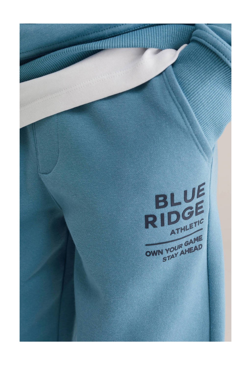 WE Fashion Blue Ridge straight sweatpant lichtblauw