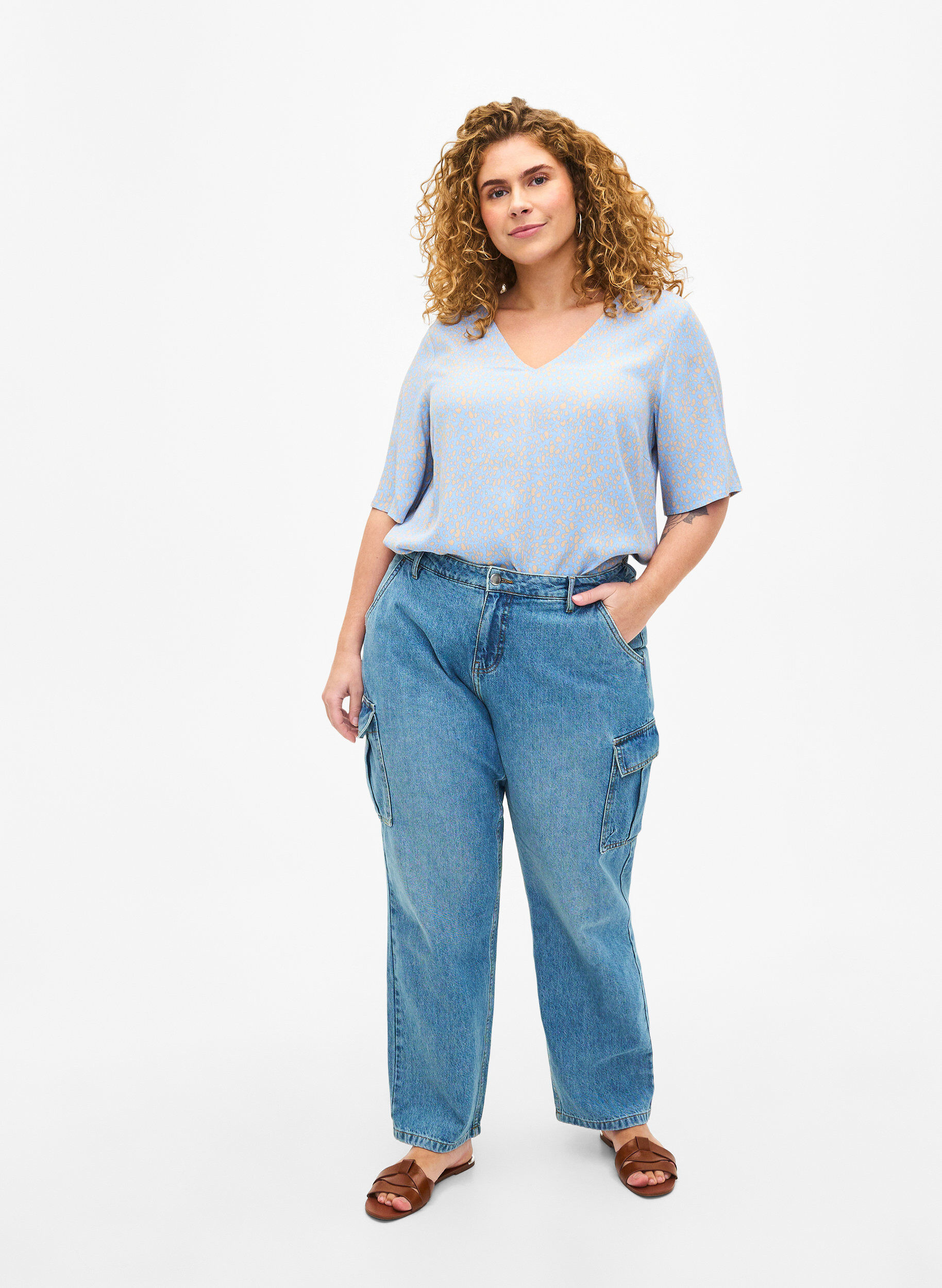 V-hals bluse i viskose med print
