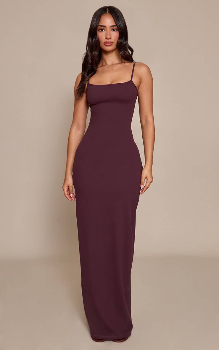 Chocolat Robe Longue Sculptante À Bretelles Contour Petite Taille