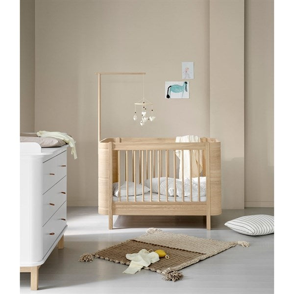 Køb Oliver Furniture Wood Mini+ Tremmeseng inkl. Junior Kit Eg