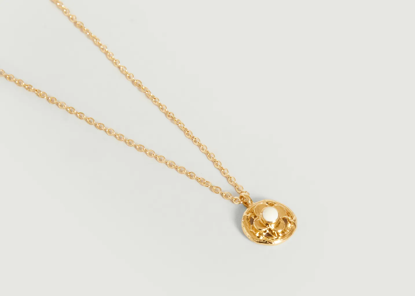 Collier pendentif Madeleine collaboration Louise Damas x L'Exception Paris L'Exception Paris