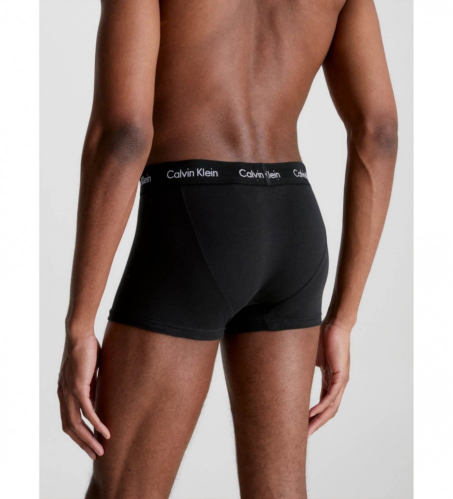 Cuecas boxer Calvin Klein de cintura baixa, em algodão elástico, pacote com 3 unidades, pretas.