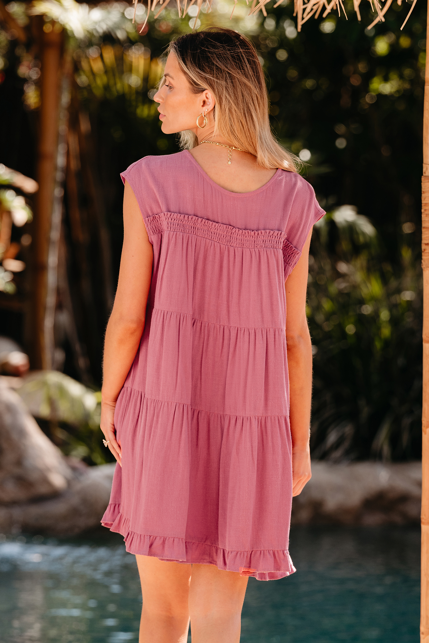 Robe mini sans manches à col rond rose