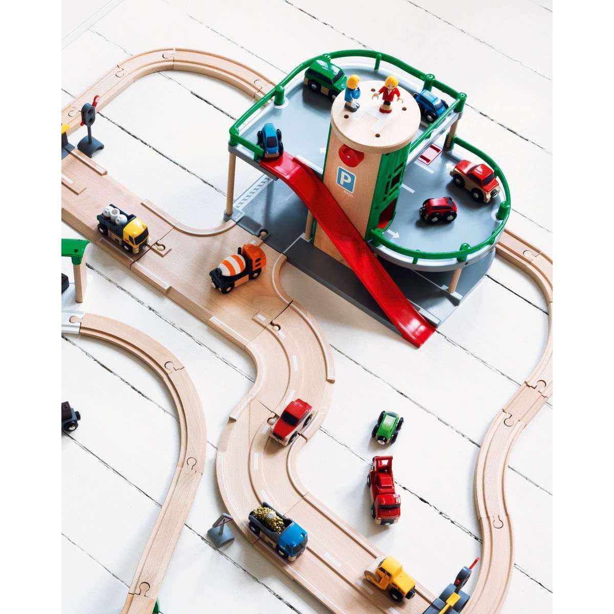 BRIO Spiel Parkhaus, Straßen&Schienen