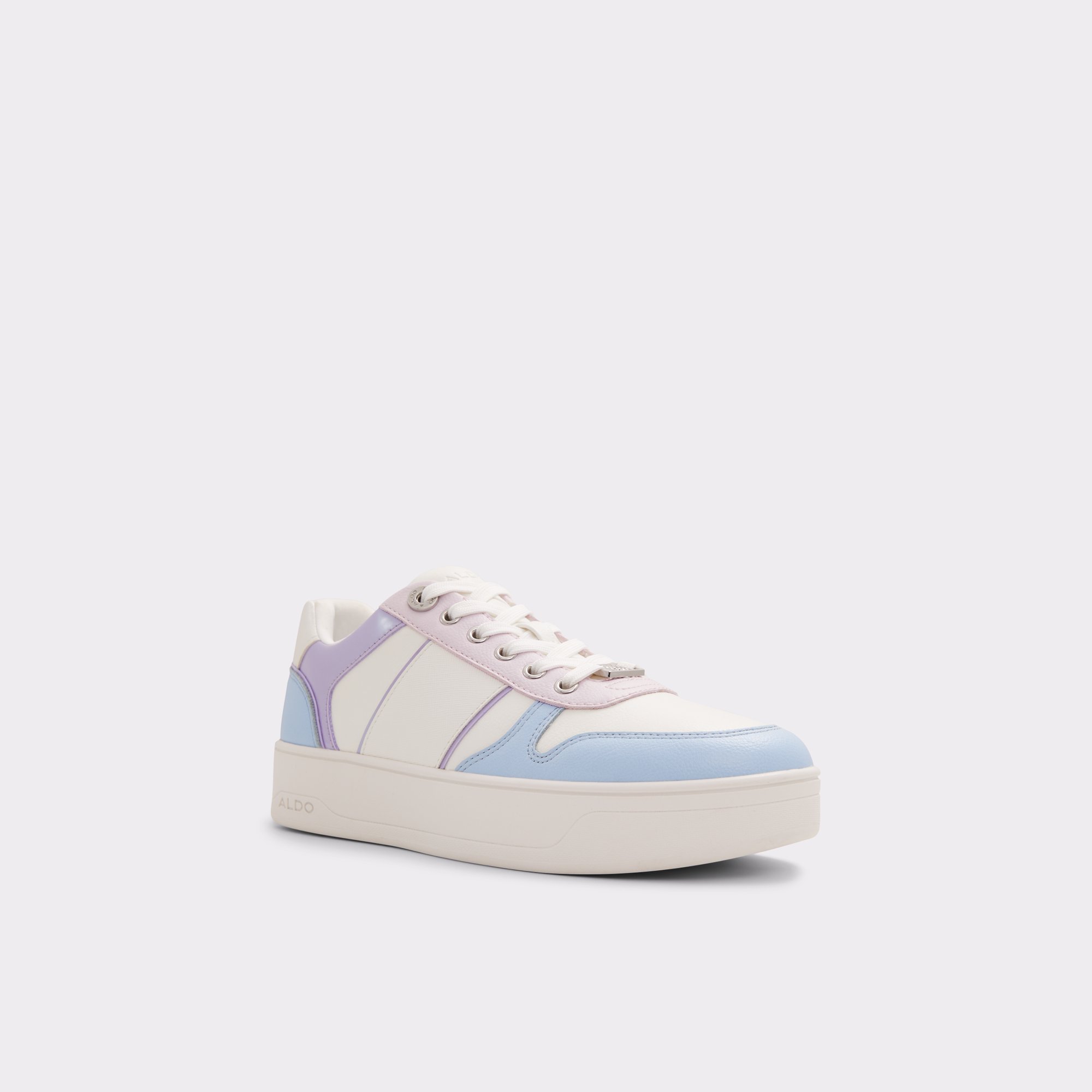 Clubhouse-l Blue Women Low top sneakers