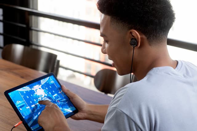 JBL Quantum 50 in-ear gaming headset (sort)