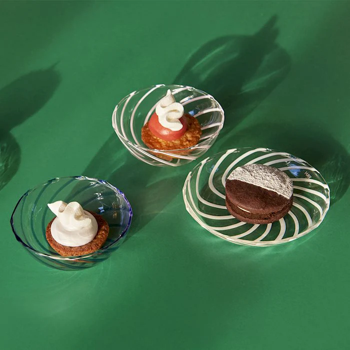 HAY  Spin Bowl, sæt af 2  - Clear with pink stripe