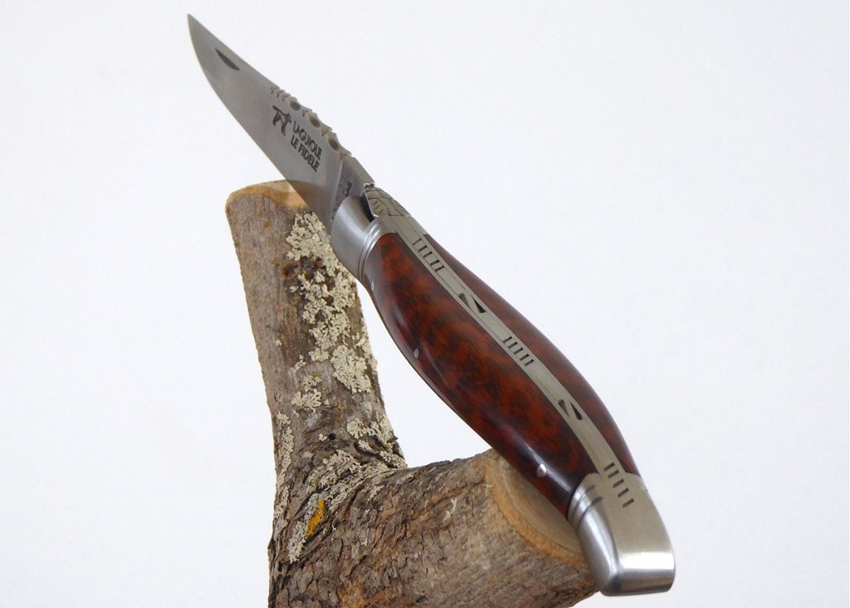 Couteau Laguiole bombé avec un manche en Amourette et mitres inox
