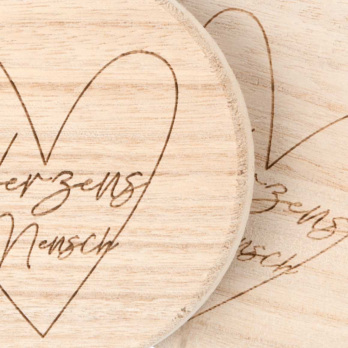 2 Untersetzer aus Holz natur