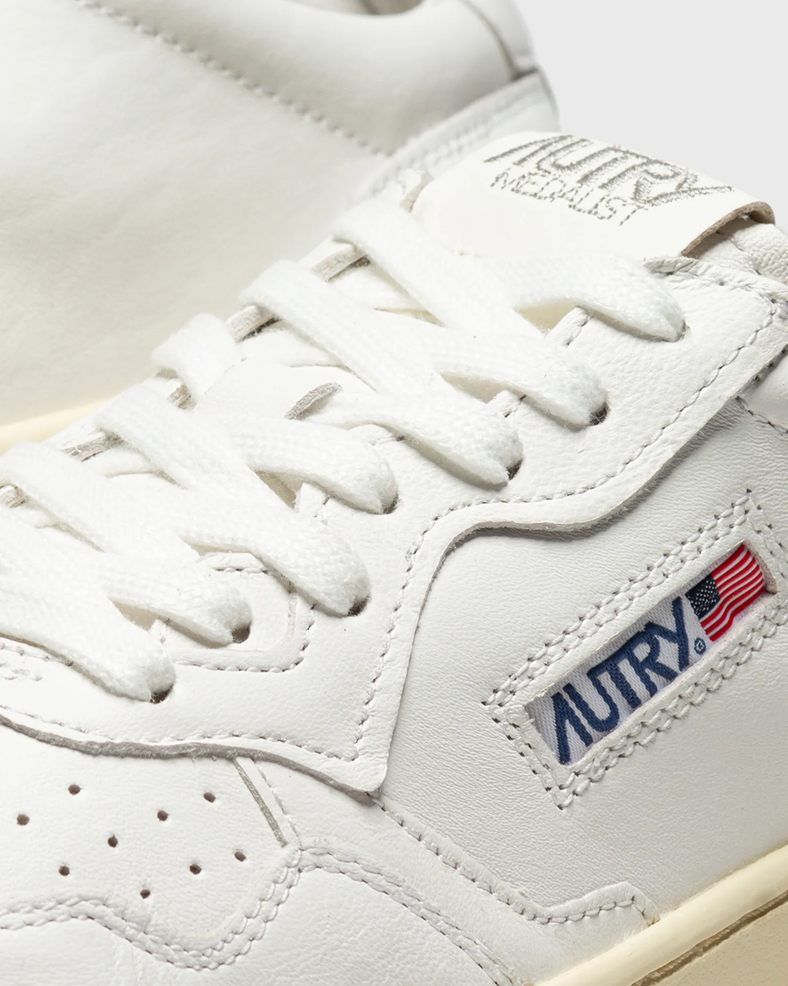Autry Action Shoes AUTRY 01 LOW WOM