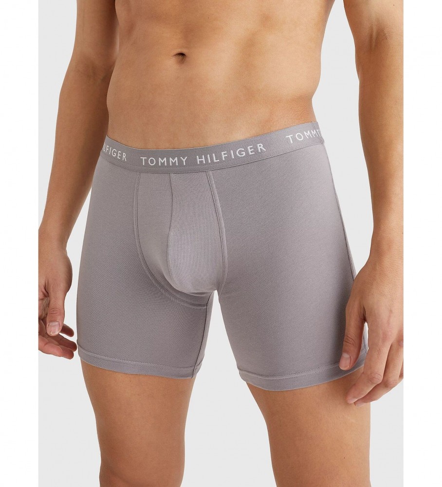 Conjunto com 3 cuecas boxer Tommy Hilfiger Essential, nas cores preto, branco e cinza.