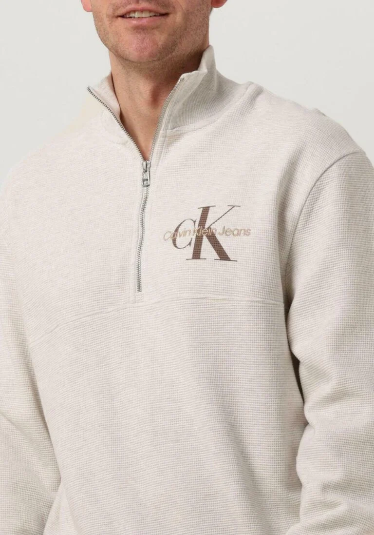 CALVIN KLEIN lichtgrijze calvin klein trui monologo waffle half zip hwk