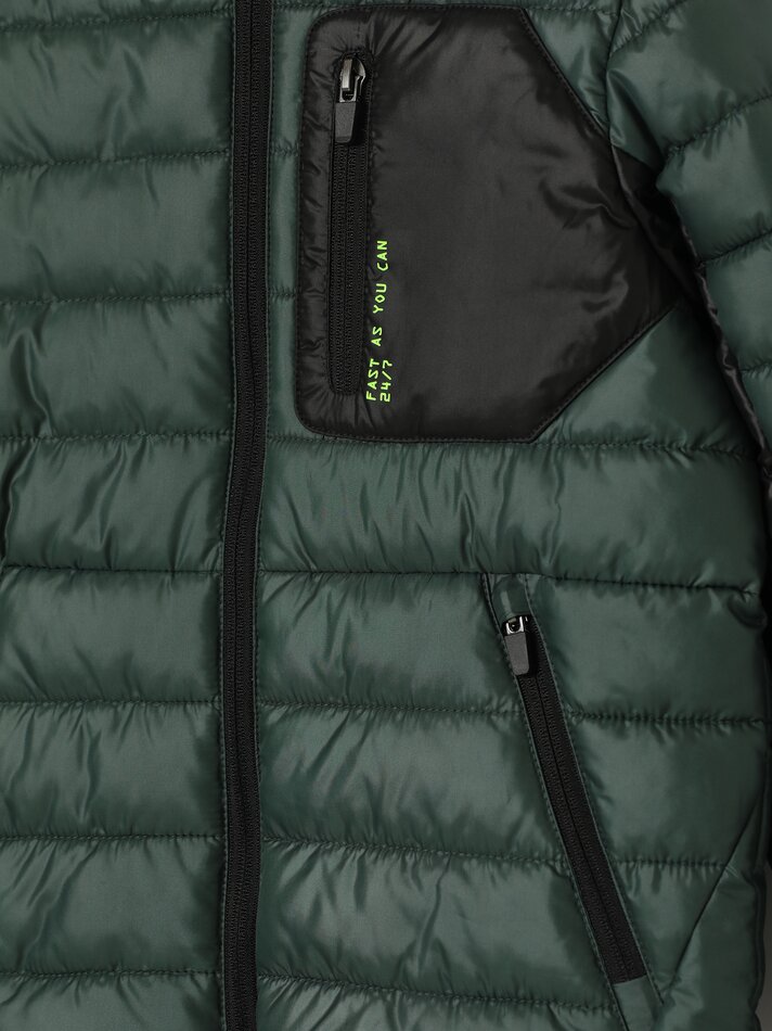 Jaqueta esportiva leve com capuz - Verde