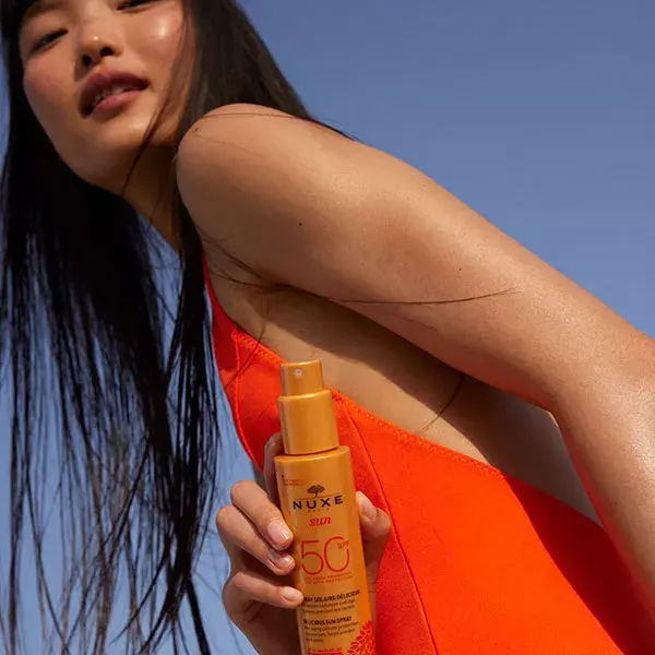 Protetor solar em spray Nuxe Sun Delicious High Protection FPS 50 para rosto e corpo 50ml
