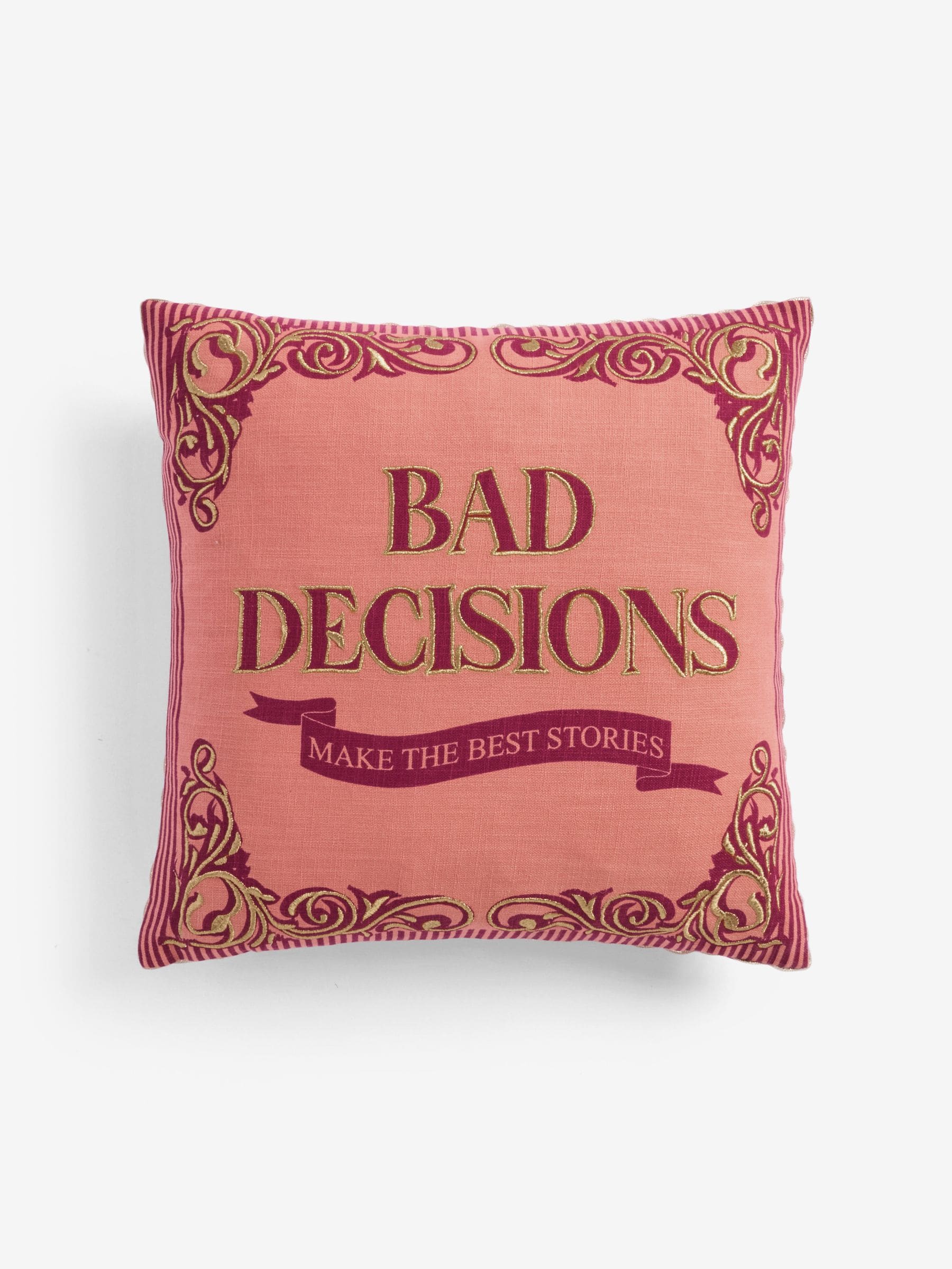 Rockett St George katoenen kussen met geborduurde slogan Bad Decisions