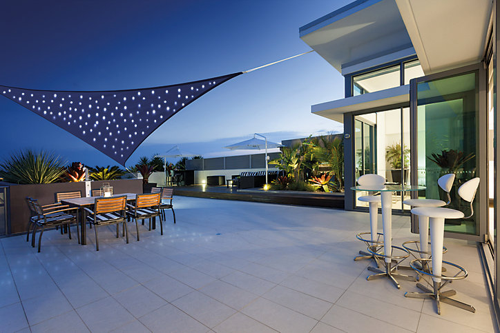 Voile d'ombrage triangle avec LED bleu 360 cm
