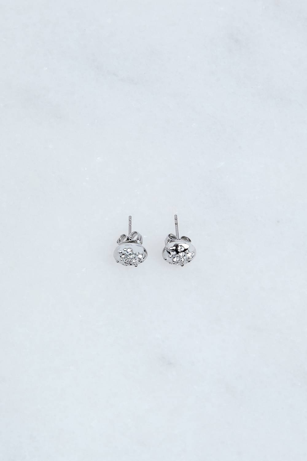 KarenMillen Boucles d'oreilles clous parsemées de cristaux européens sertis à la main