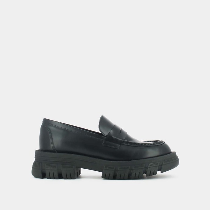 Mocassins à semelles crantées  en cuir glacé noir