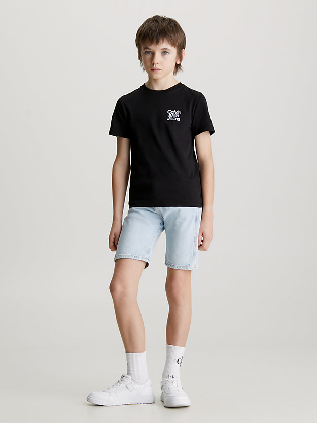 Camiseta com logotipo no peito