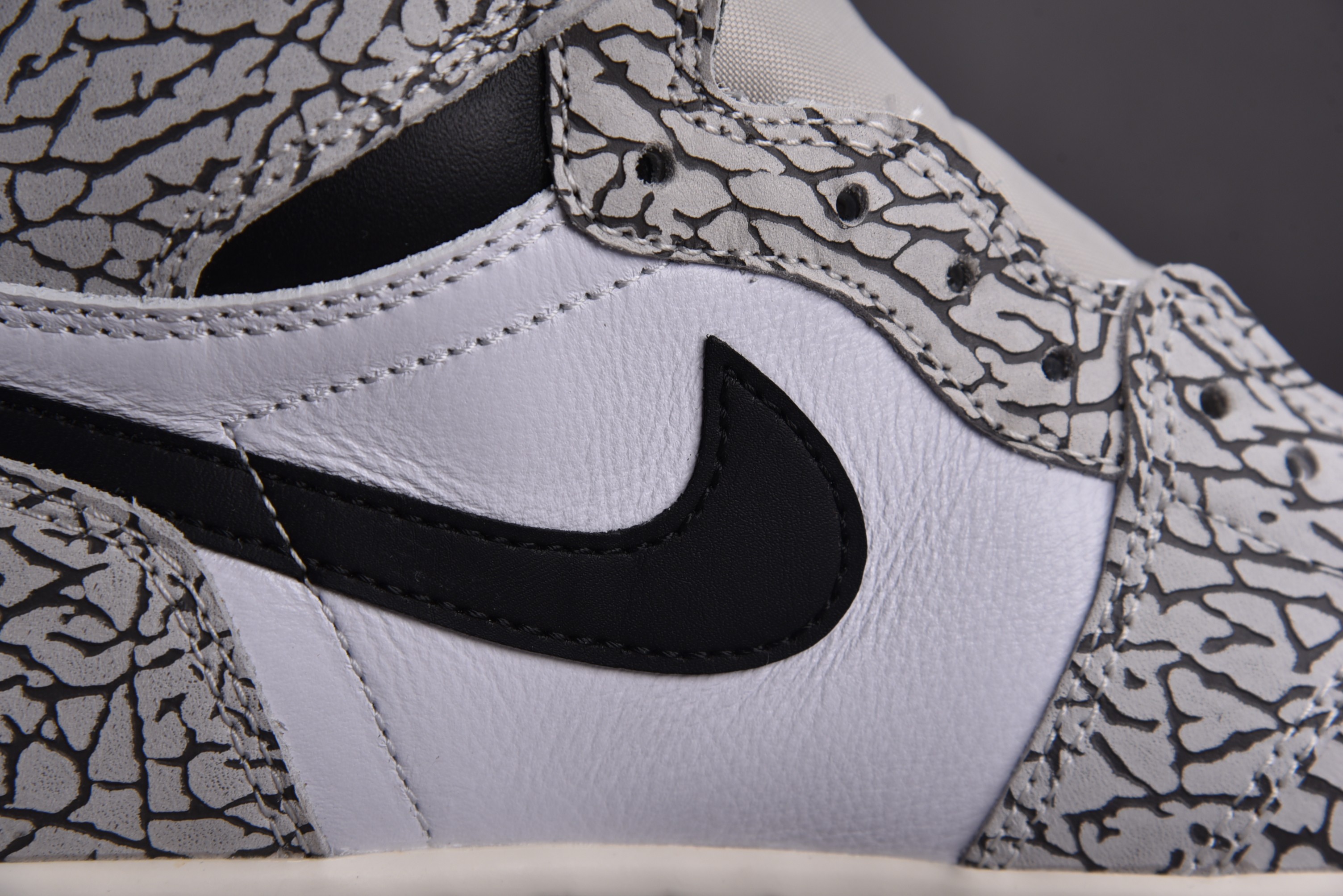 Jordan 1 Retro High OG White Cement