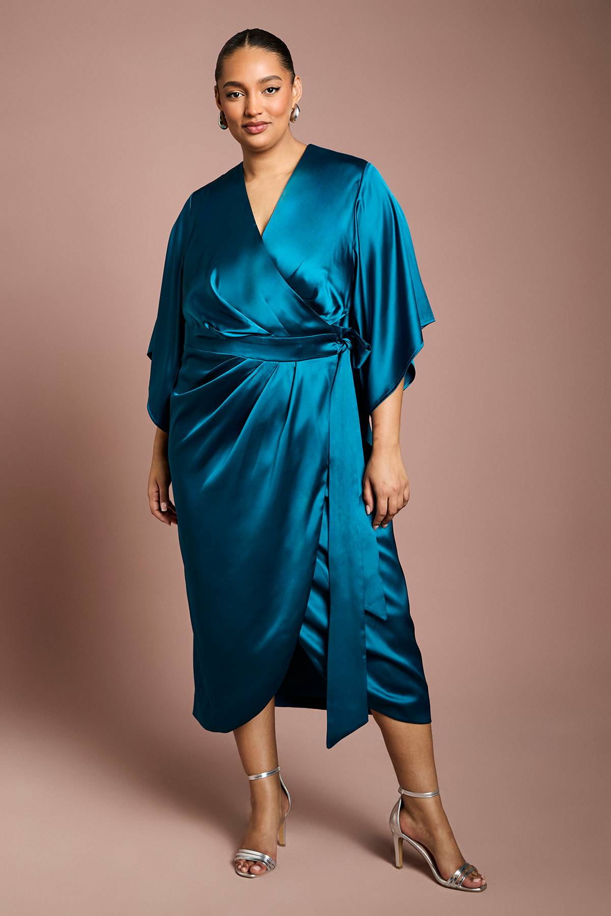 Coast Robe Midi Portefeuille à Plis Frontaux en Satin Plus