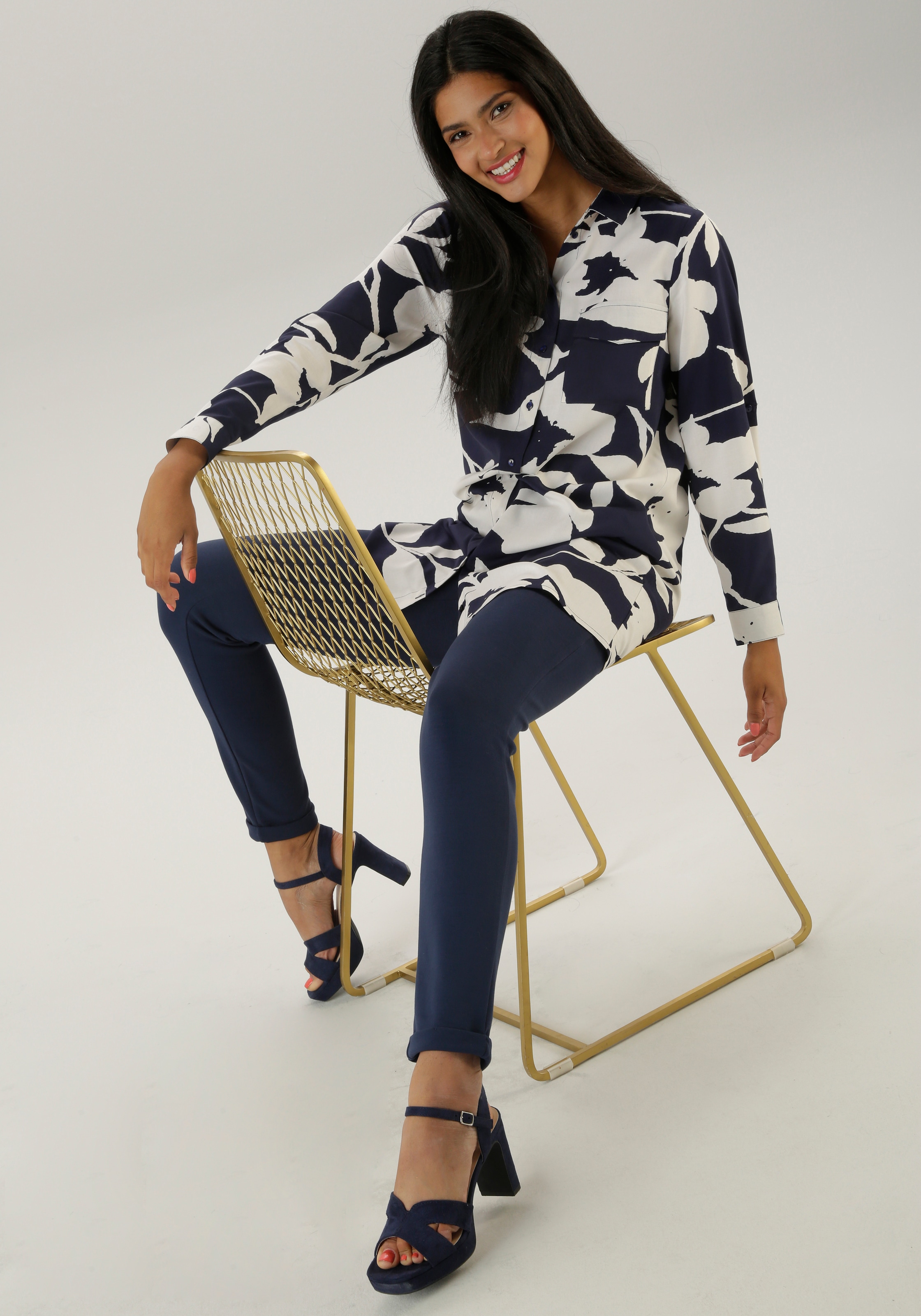 Aniston SELECTED Longbluse , mit attraktiver Musterung und krempelbaren Ärmeln