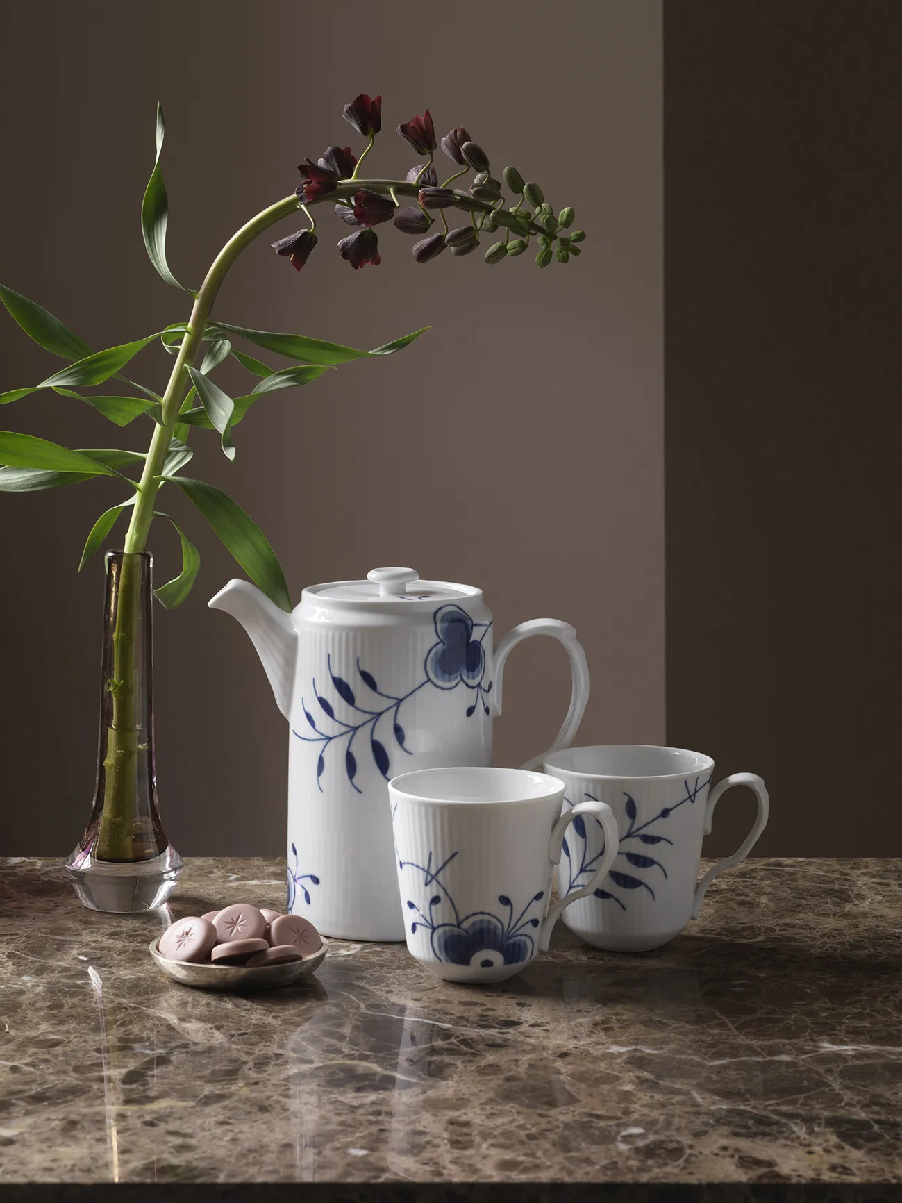 Royal Copenhagen Blå Mega Riflet Kande med låg