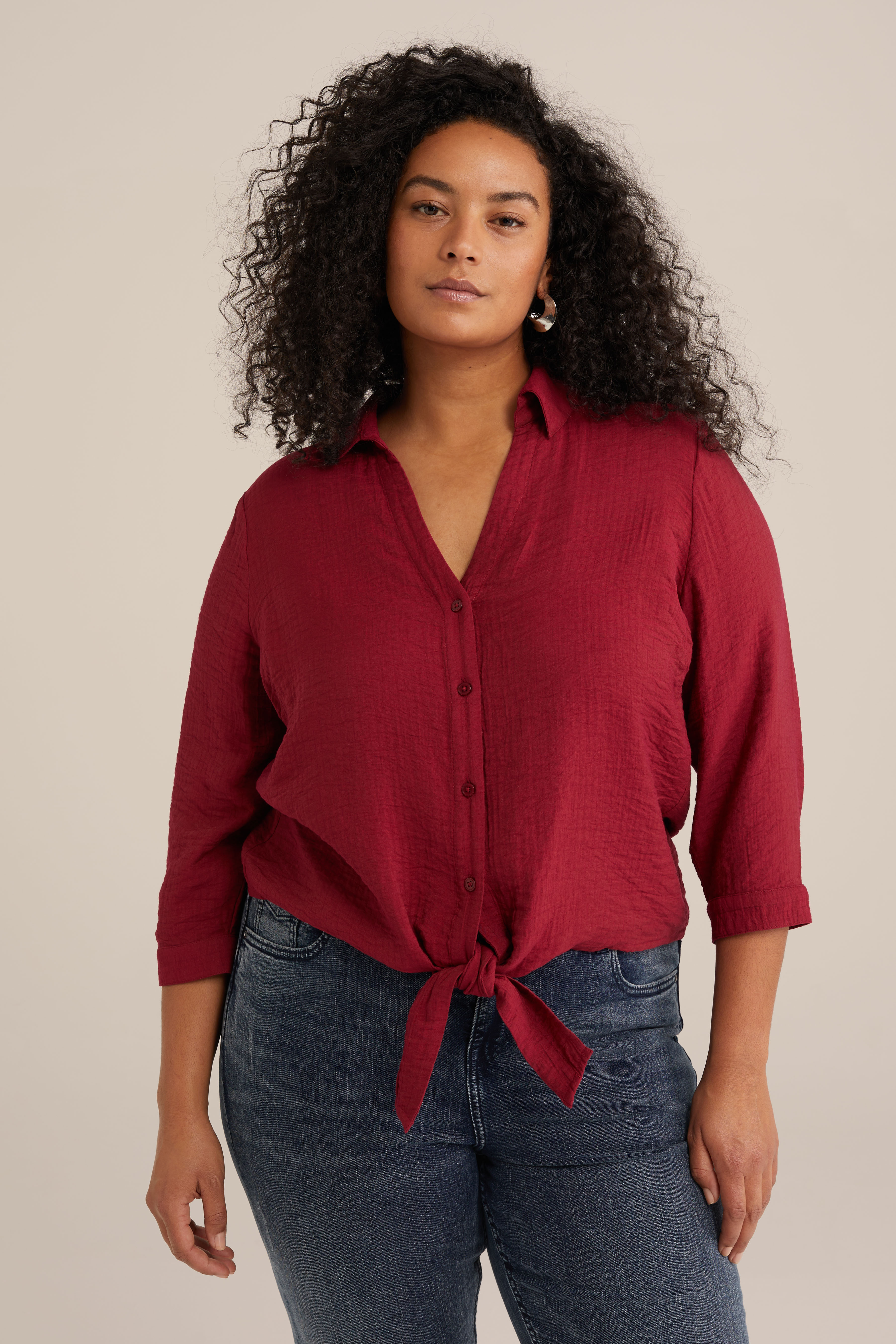 blouse met knoopdetail - Curve WE Fashion Bordeauxrood