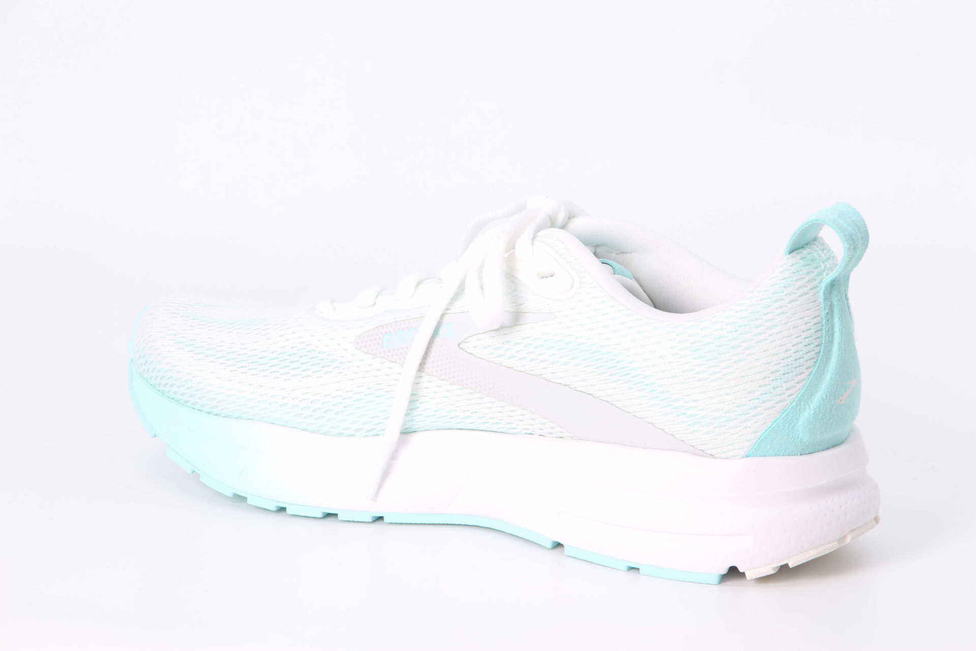 Trace 4 bright white / limpet / black