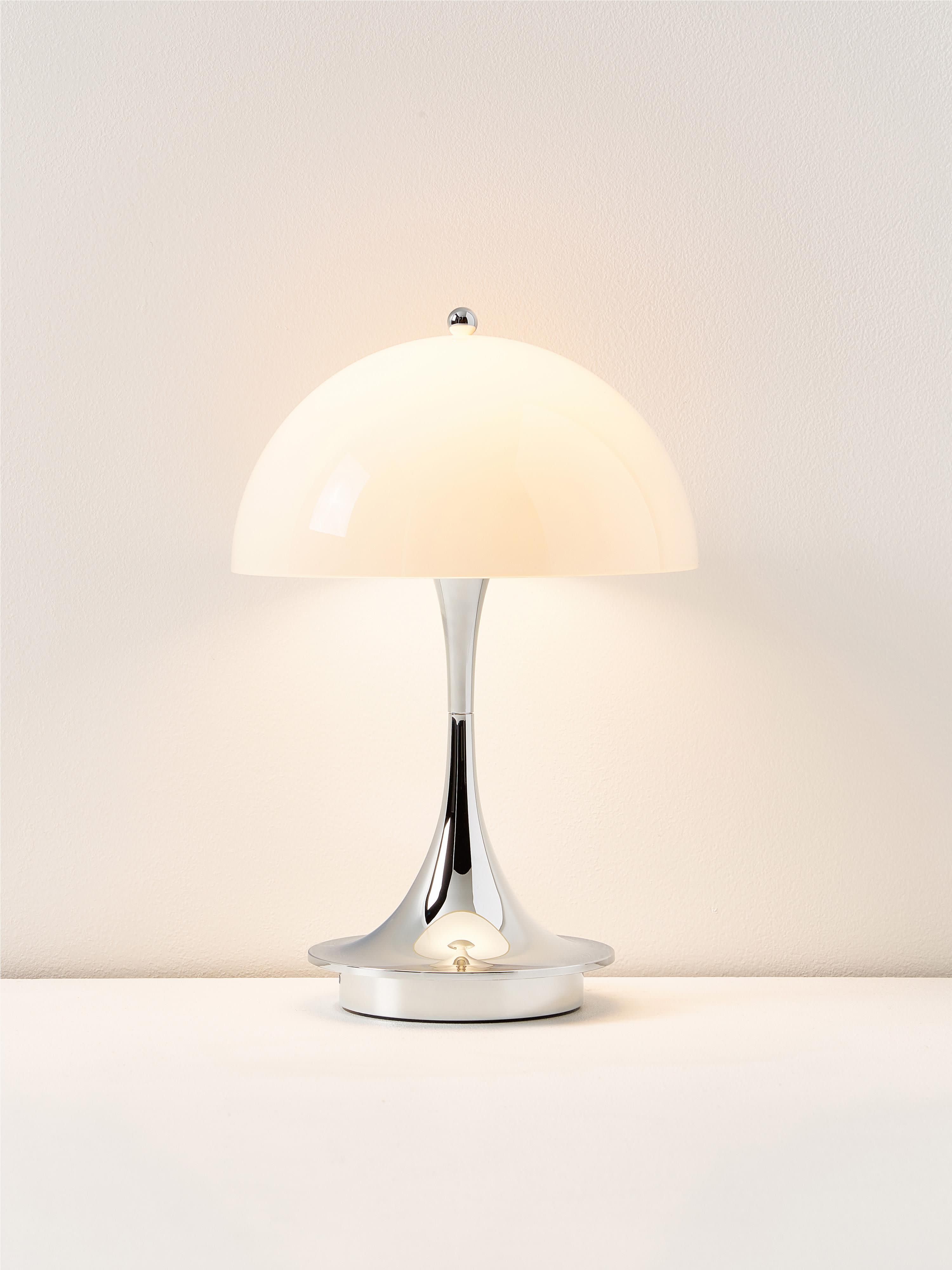 Draagbare dimbare LED tafellamp Panthella 160, design Verner Panton